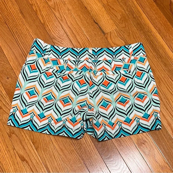 🌻Crown & Ivy Women’s Geometric Print Shorts - Size 4P - VGUC - Picture 4 of 9